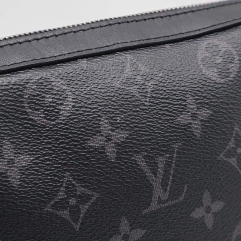 LOUIS VUITTON Trio三合一黑武士郵差包-10