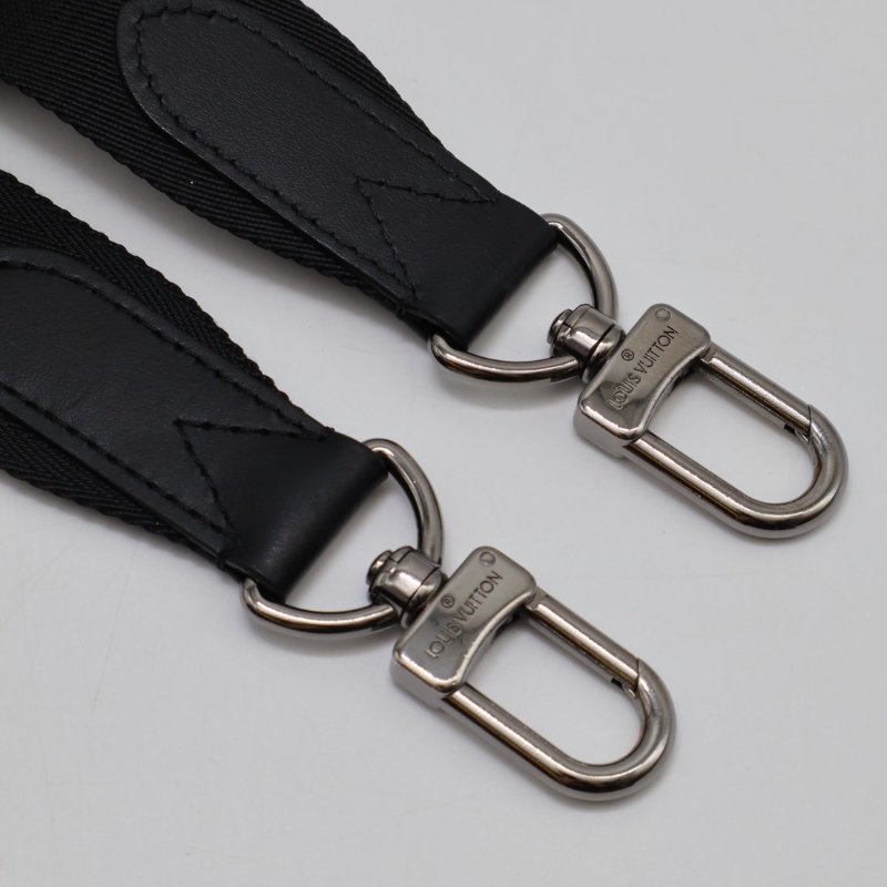 LOUIS VUITTON Trio三合一黑武士郵差包-22