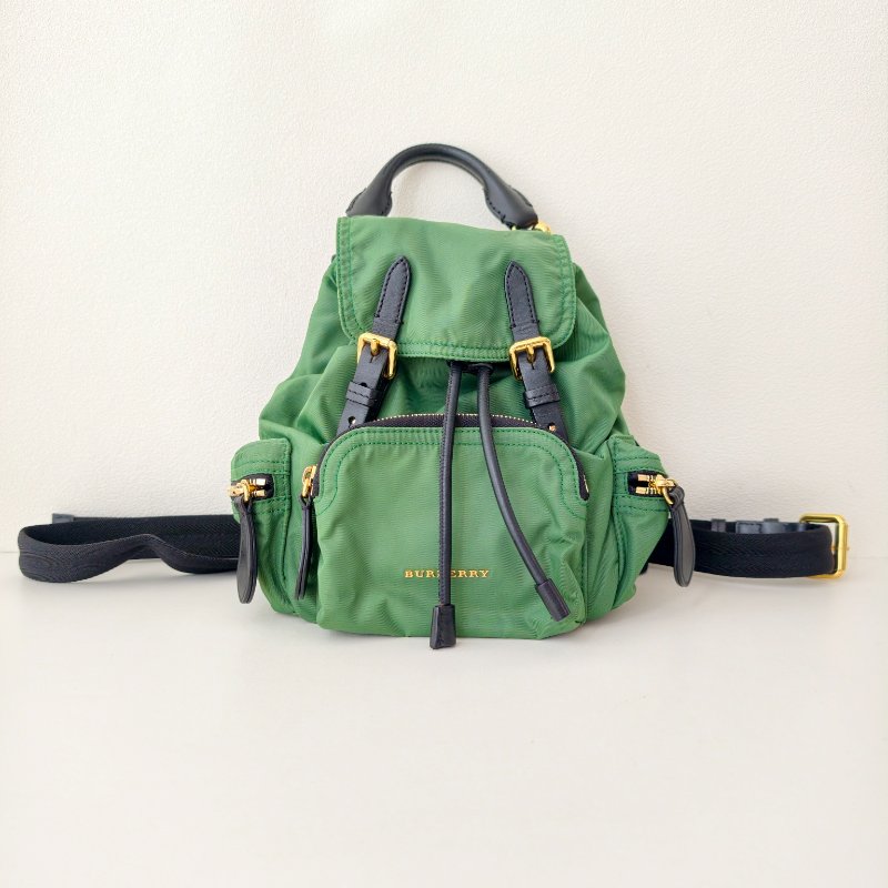 博柏利/Burberry 綠色尼龍雙肩背包 金色五金 尺寸:16*26*11cm 98新-1