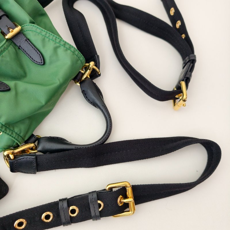 博柏利/Burberry 綠色尼龍雙肩背包 金色五金 尺寸:16*26*11cm 98新-5