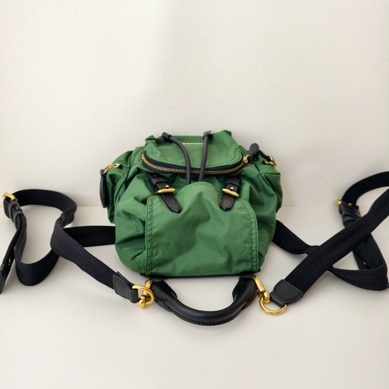 博柏利/Burberry 綠色尼龍雙肩背包 金色五金 尺寸:16*26*11cm 98新-8