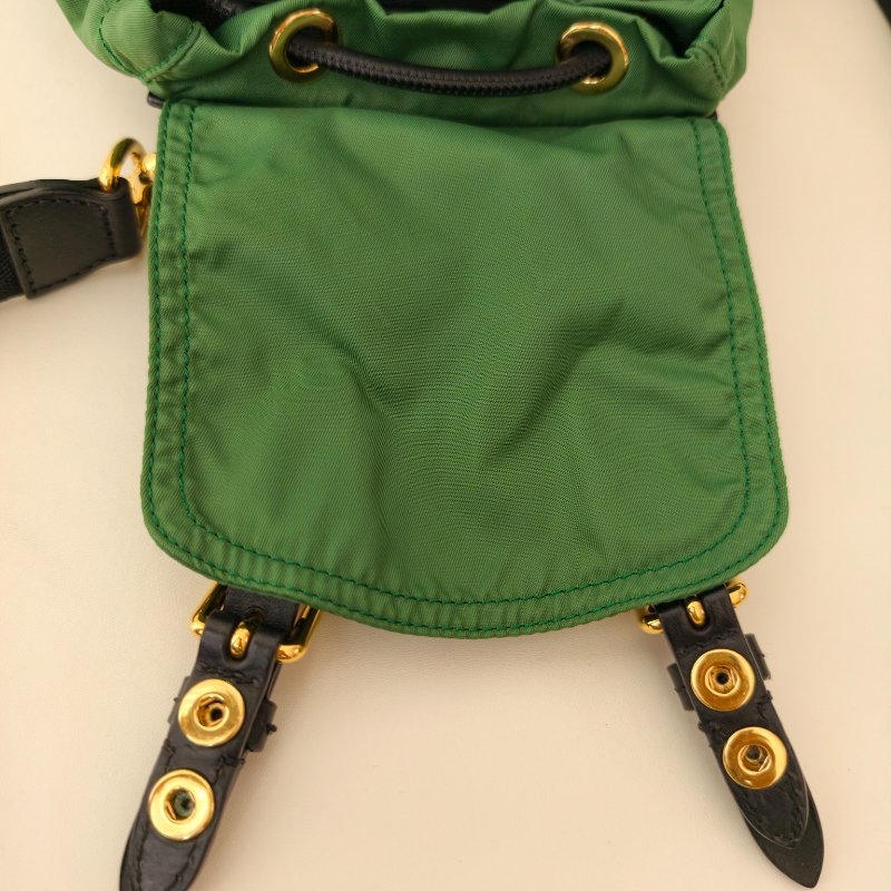 博柏利/Burberry 綠色尼龍雙肩背包 金色五金 尺寸:16*26*11cm 98新-11
