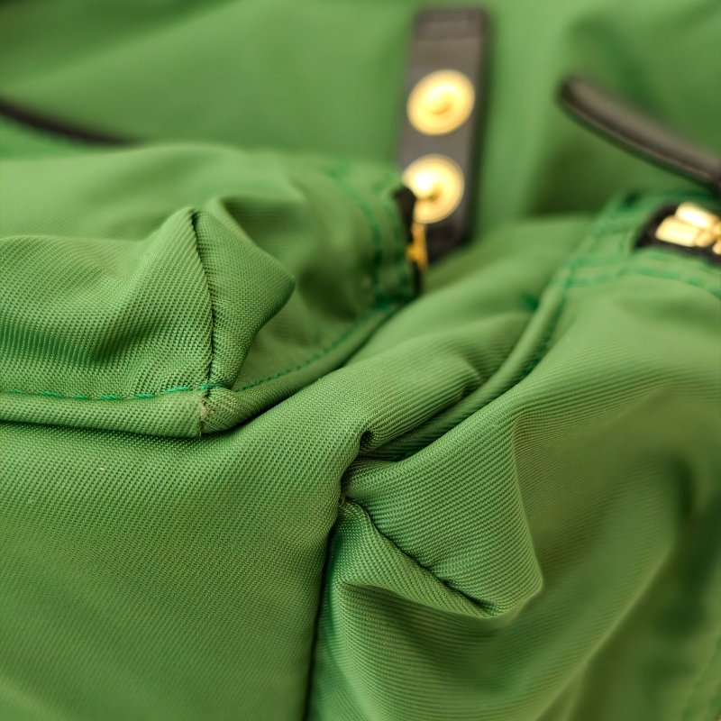 博柏利/Burberry 綠色尼龍雙肩背包 金色五金 尺寸:16*26*11cm 98新-26