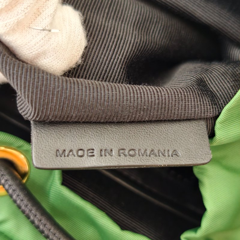 博柏利/Burberry 綠色尼龍雙肩背包 金色五金 尺寸:16*26*11cm 98新-28