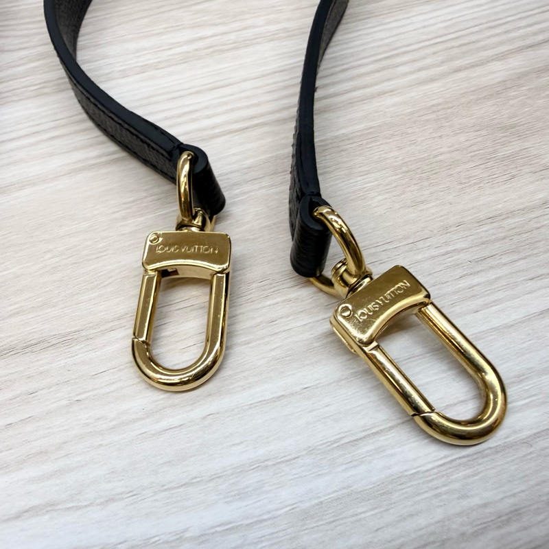 LV黑牛皮金釦Diane法棍包M46386-17