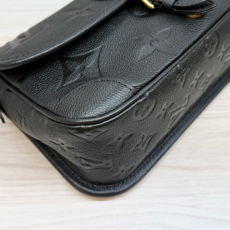 LV黑牛皮金釦Diane法棍包M46386-19