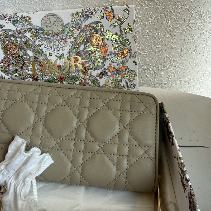 Dior全新燕麥色超美長夾-3