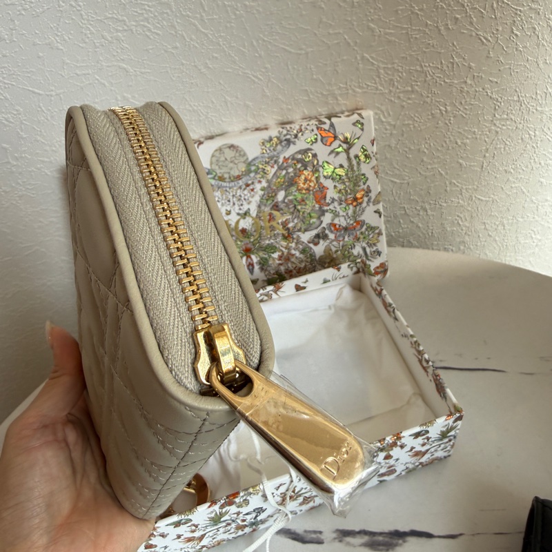 Dior全新燕麥色超美長夾-5