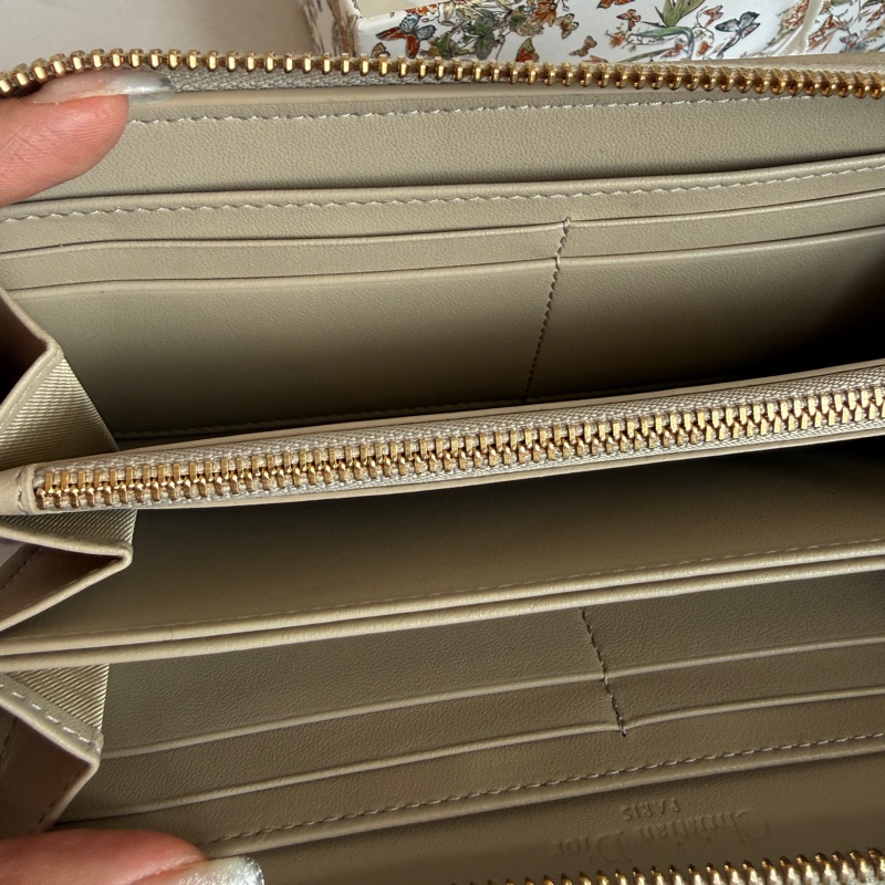 Dior全新燕麥色超美長夾-8