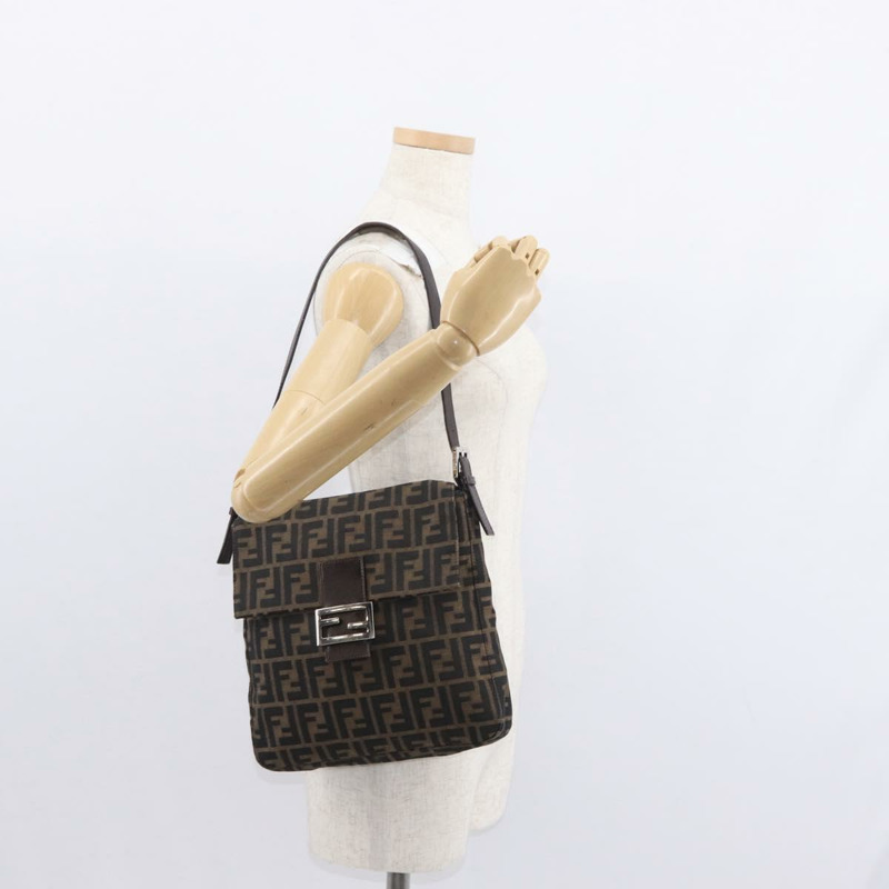 【日本直送】FENDI Zucca帆布Mamma Baguette單肩包 黑色棕色 正品 ka126-24