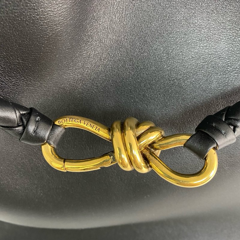 △ Bottega Veneta 寶緹嘉 Andiamo Black Calfskin Bucket Bag 黑色小牛皮水桶袋 -267000150-23