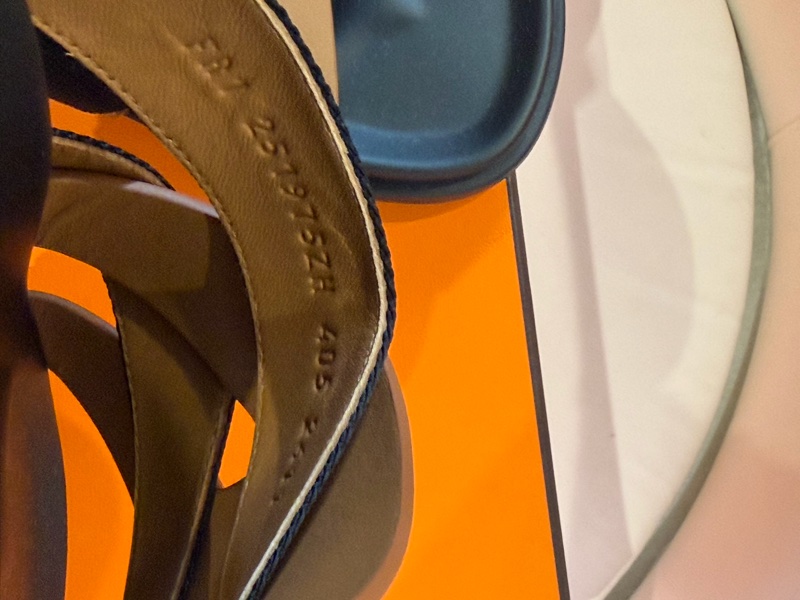 愛馬仕 雙色拖鞋🖤 （未穿過閑置品）🩶40.5-12