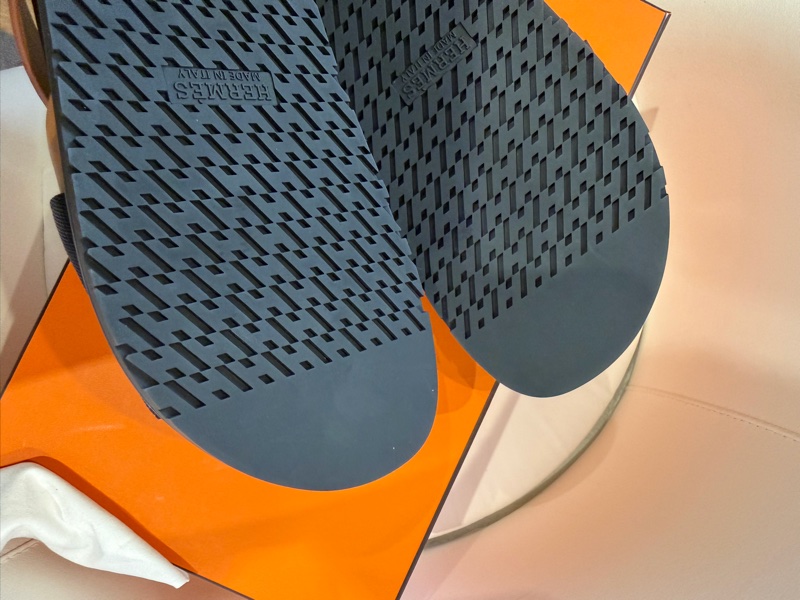 愛馬仕 雙色拖鞋🖤 （未穿過閑置品）🩶40.5-13