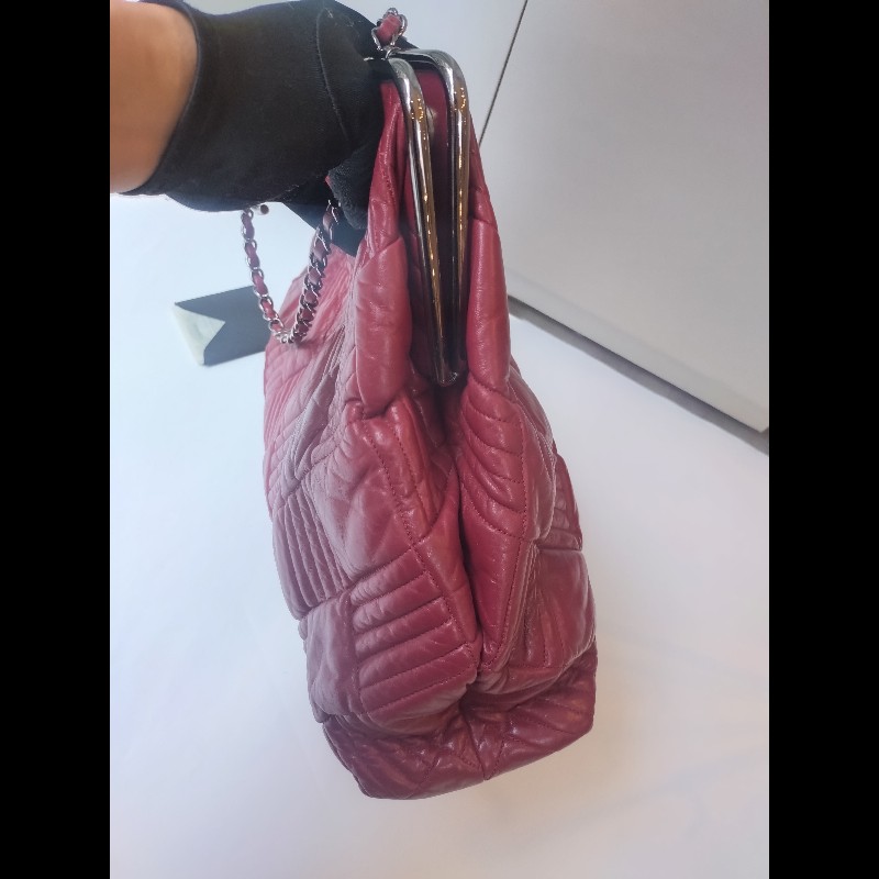 Chanel 銀鍊銀框邊紅皮大菱格梯形托特包-14