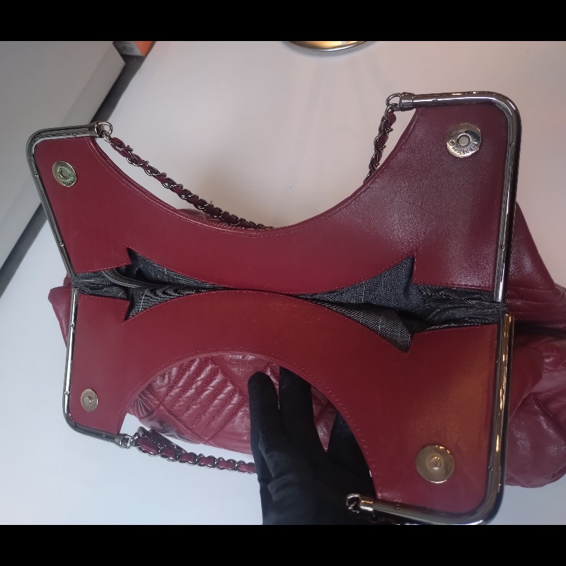 Chanel 銀鍊銀框邊紅皮大菱格梯形托特包-23