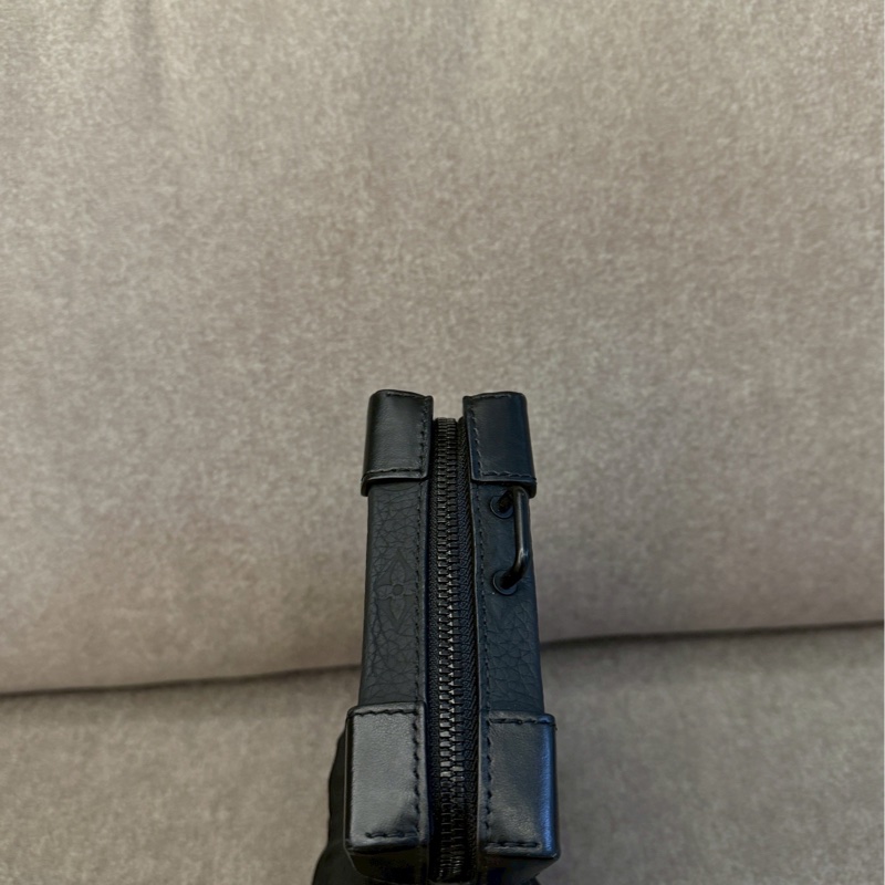 LV sort trunk側背包-2