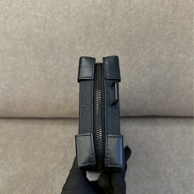 LV sort trunk側背包-3