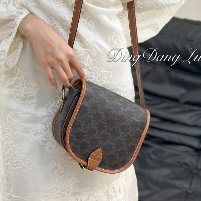 明星同款😎最低價💯Celine賽琳凱旋門老花拼焦糖色皮革馬鞍包 單肩斜挎包-1