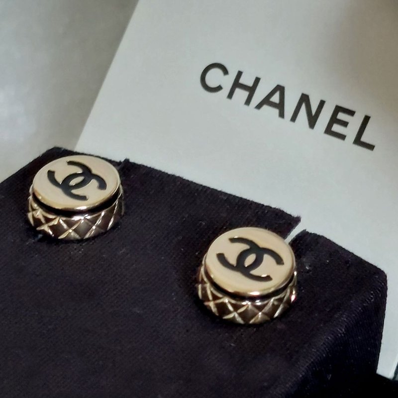 Chanel香奈兒【25B 秋冬預告】橢圓形金色菱格紋耳環👏9.5成新 閒置品-11