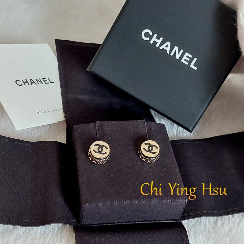 Chanel香奈兒【25B 秋冬預告】橢圓形金色菱格紋耳環👏9.5成新 閒置品-16
