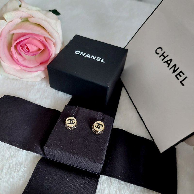 Chanel香奈兒【25B 秋冬預告】橢圓形金色菱格紋耳環👏9.5成新 閒置品-38