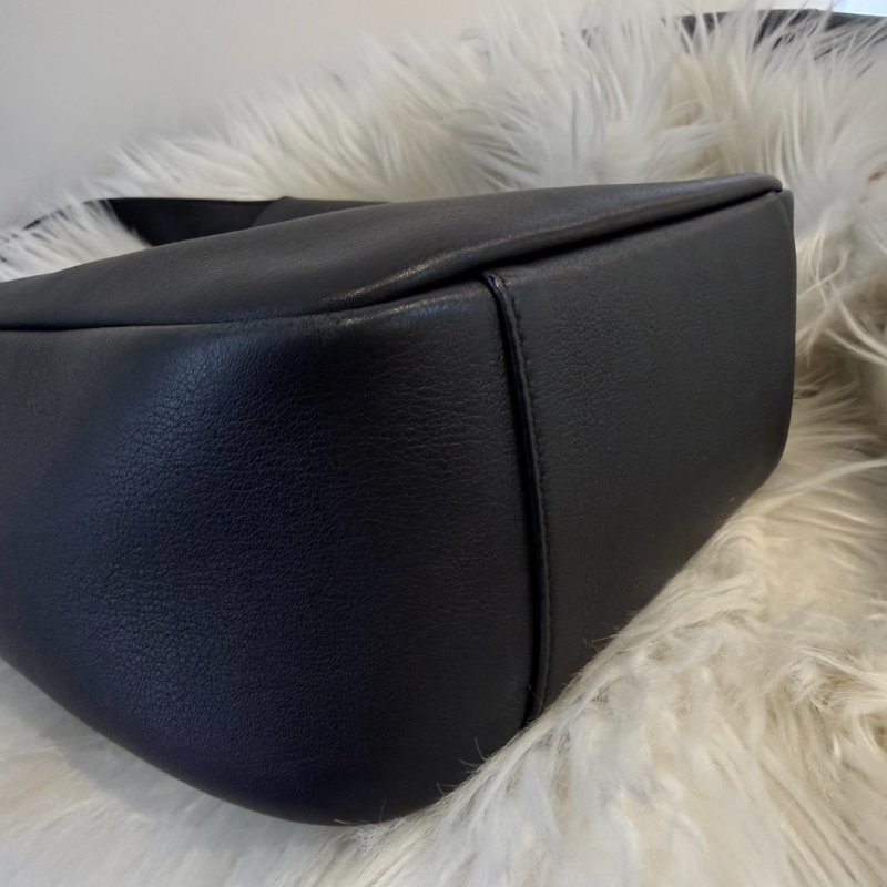 YSL hobo黑金腋下包 小號-3