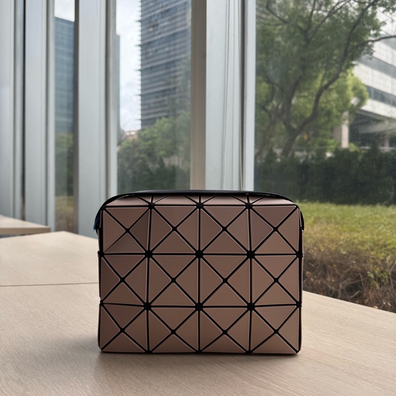 三宅一生 Issey Miyake Bao Bao 邱比特 粉米色 全新-1