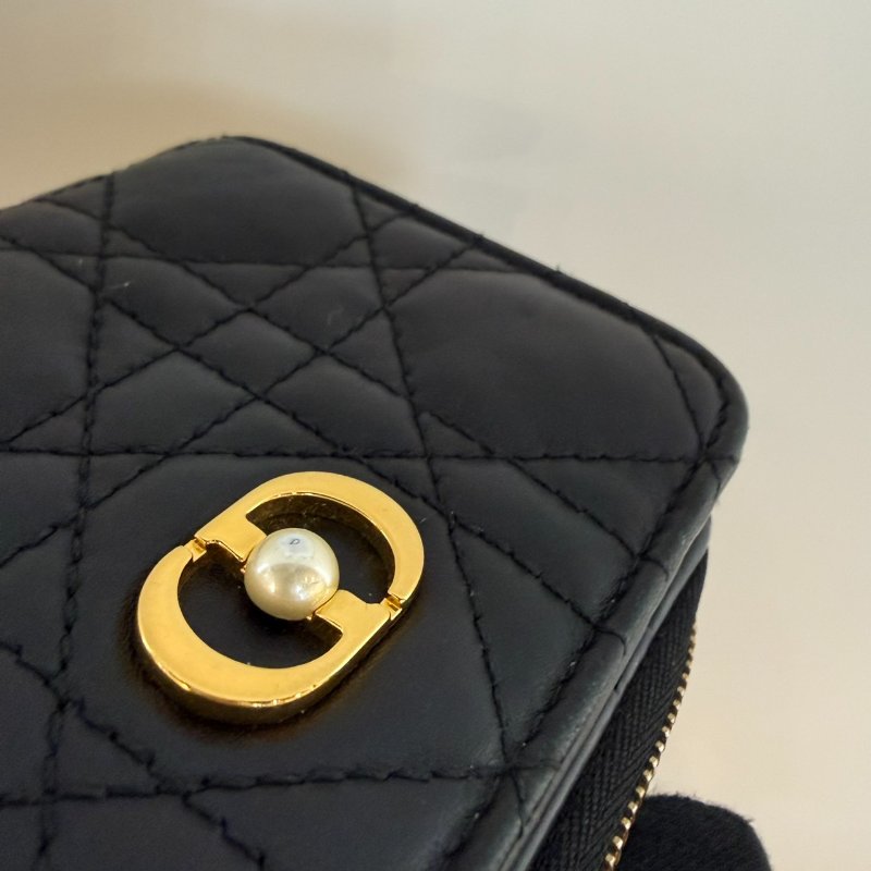 Dior Jolie珍珠黑籐格紋短夾-7