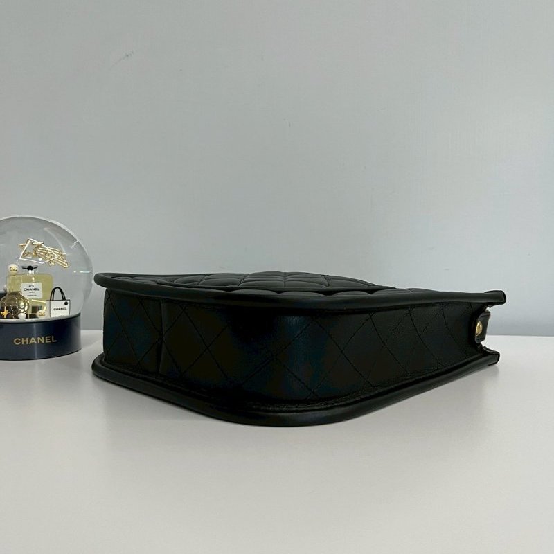 Chanel 24S hobo bag 黑金牛 晶片款-6