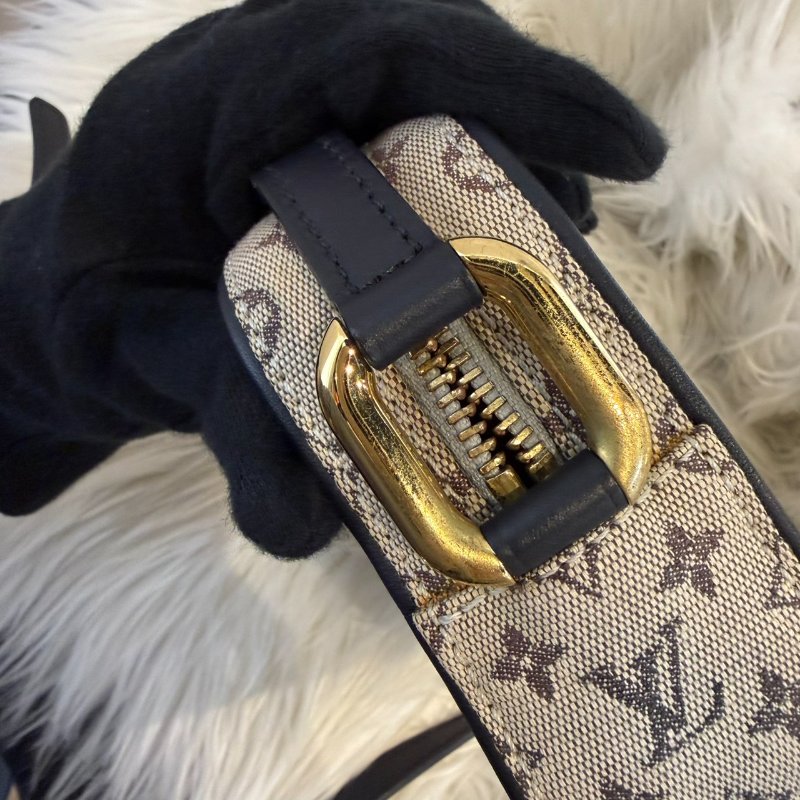 LV Monogram Mini Lin Juliette 單寧肩背包-5