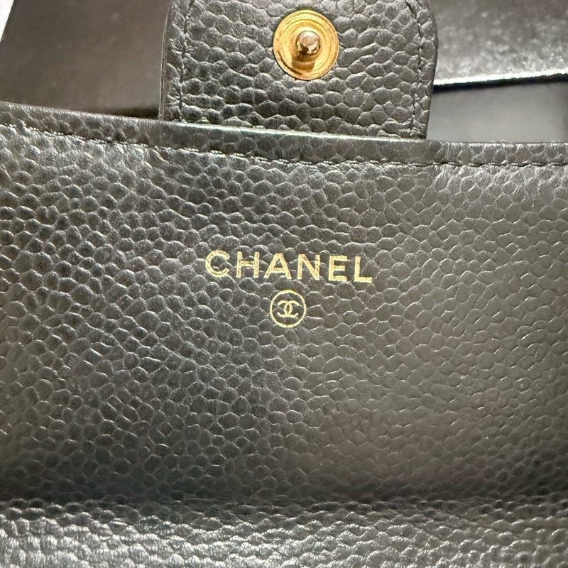 CHANEL經典雙 C LOGO 黑色荔枝牛皮金釦翻蓋長夾 發財包-2