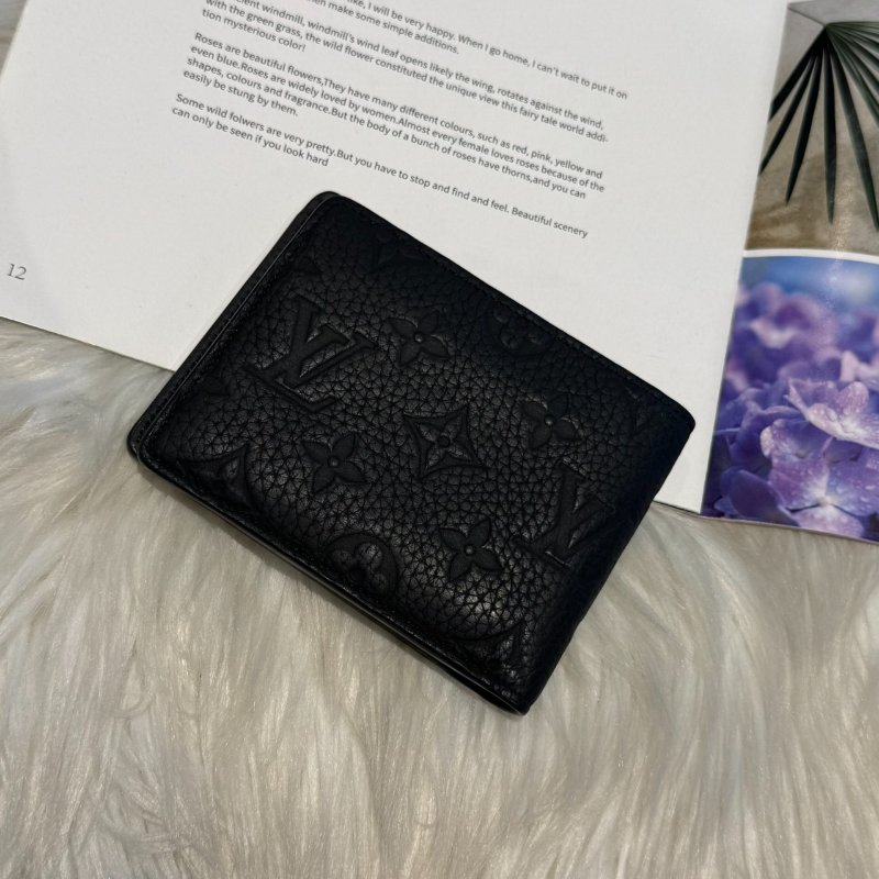 LV Multiple黑壓紋短夾-1