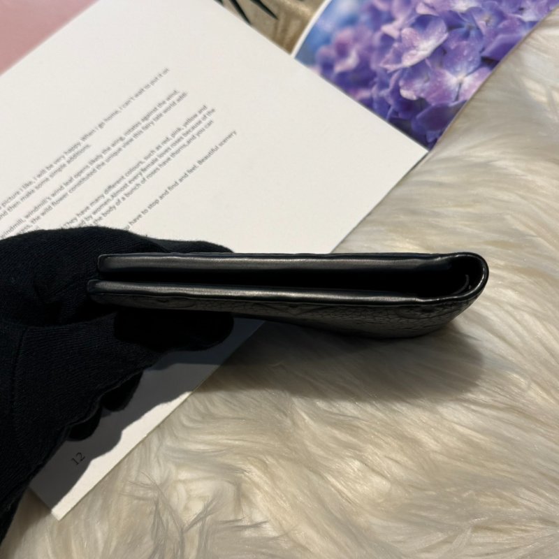 LV Multiple黑壓紋短夾-3