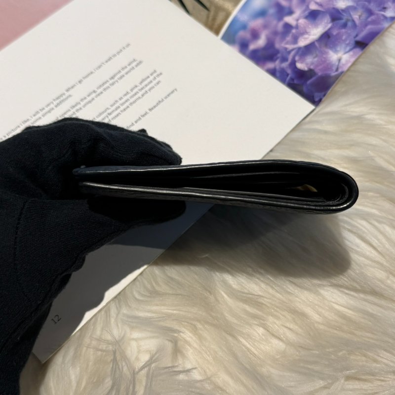 LV Multiple黑壓紋短夾-4