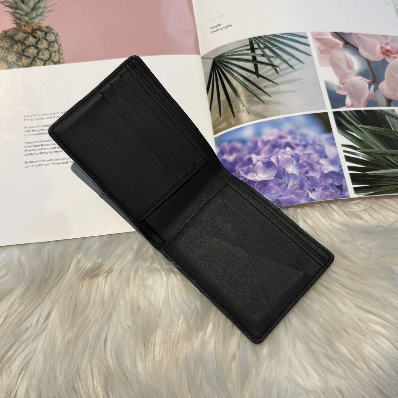 LV Multiple黑壓紋短夾-5