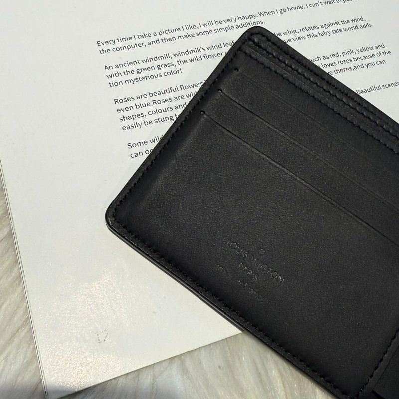 LV Multiple黑壓紋短夾-6