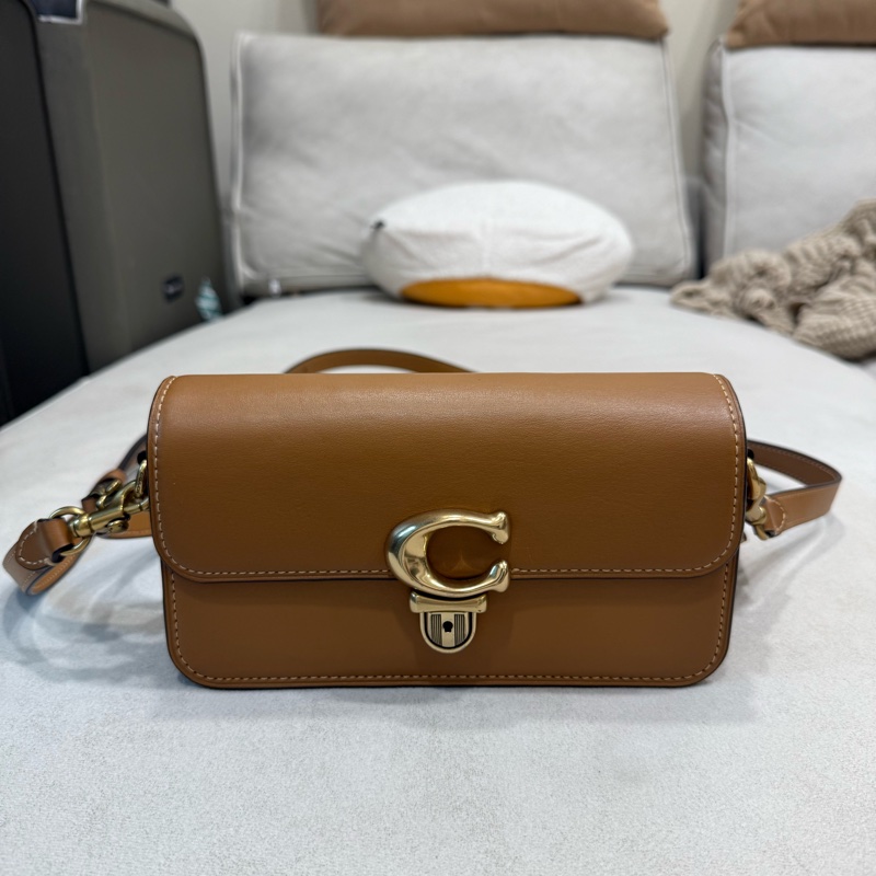 Coach studio 20 baguette 法棍包 腋下包 light camel 駝色-0