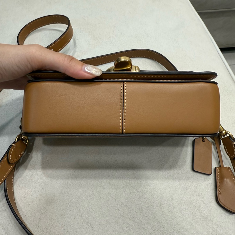 Coach studio 20 baguette 法棍包 腋下包 light camel 駝色-9