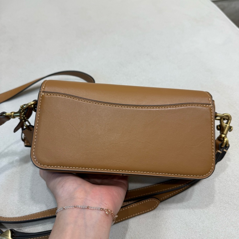 Coach studio 20 baguette 法棍包 腋下包 light camel 駝色-15