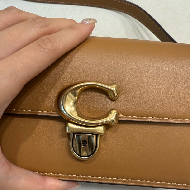 Coach studio 20 baguette 法棍包 腋下包 light camel 駝色-18