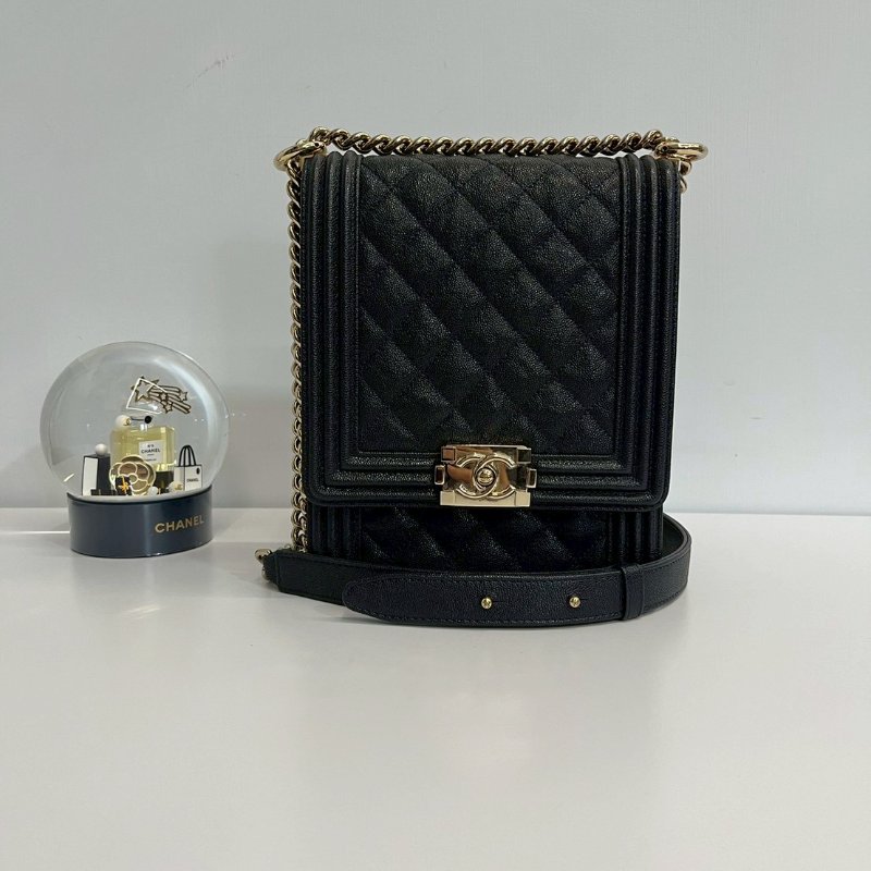 Chanel 豎版 boy 荔枝牛淡金釦-0