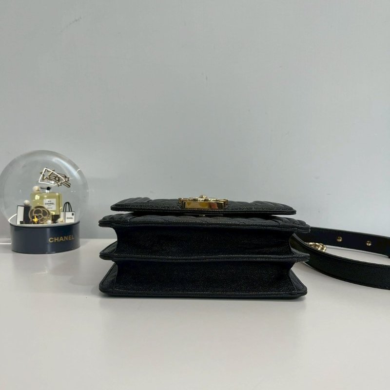 Chanel 豎版 boy 荔枝牛淡金釦-6