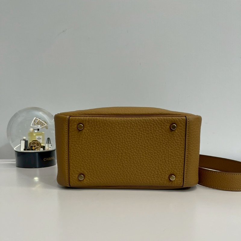 Hermes mini Lindy 餅乾色 金釦-6