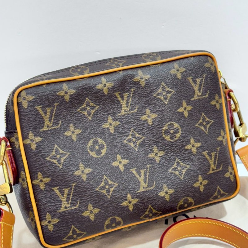 LV 斜背包/側背包/手提包/郵差包 M14016 93成新-9