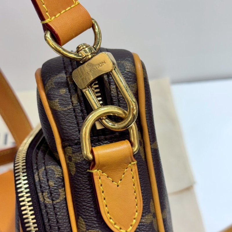 LV 斜背包/側背包/手提包/郵差包 M14016 93成新-14