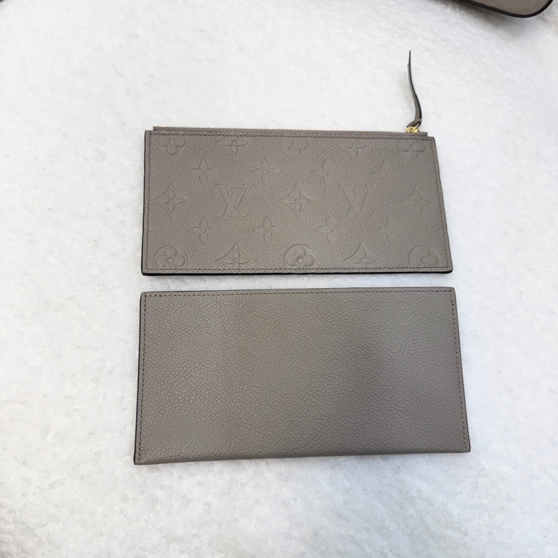 CP值高🫶🏻路易威登信封包LV Félicie Pochette米色牛皮壓紋三合一鏈包M68697-16