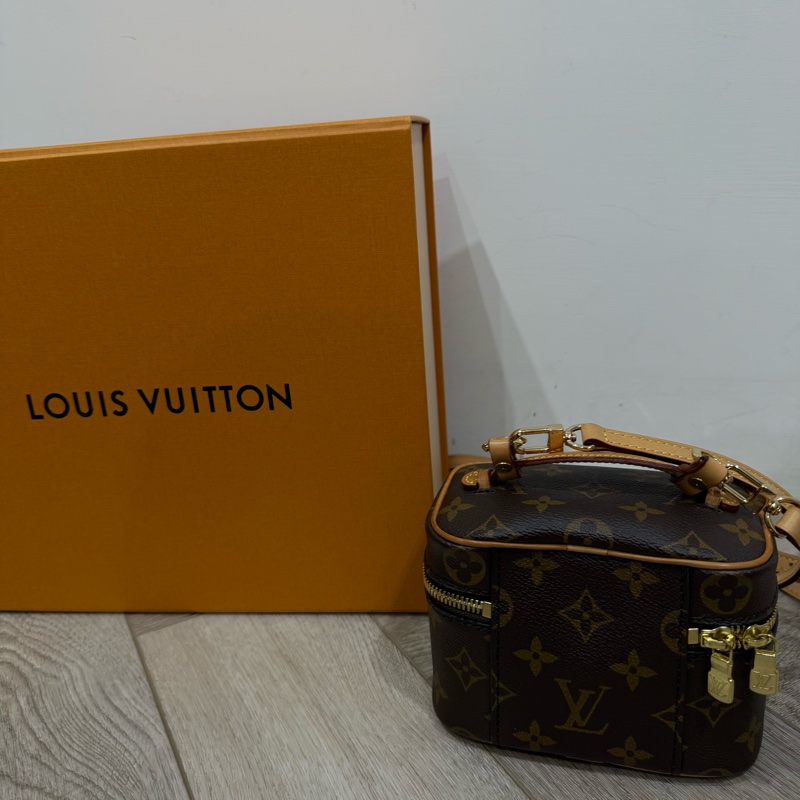 LV nicenano小化妝包-6