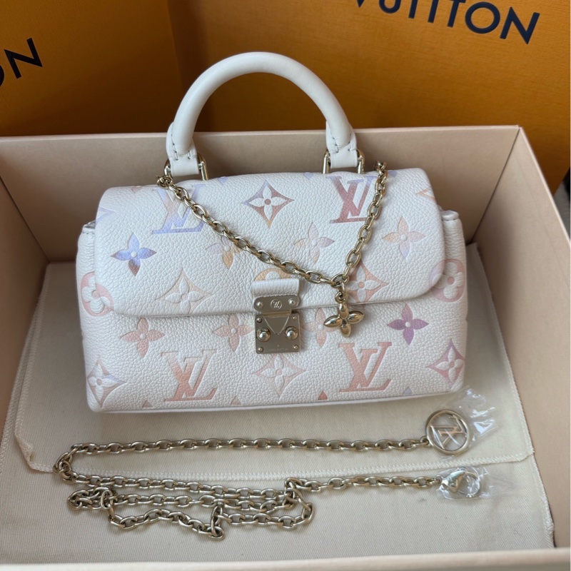 LV  Madeleine NANO 裝飾點綴可拆卸鏈條 手提包 女款 夢幻紫-0