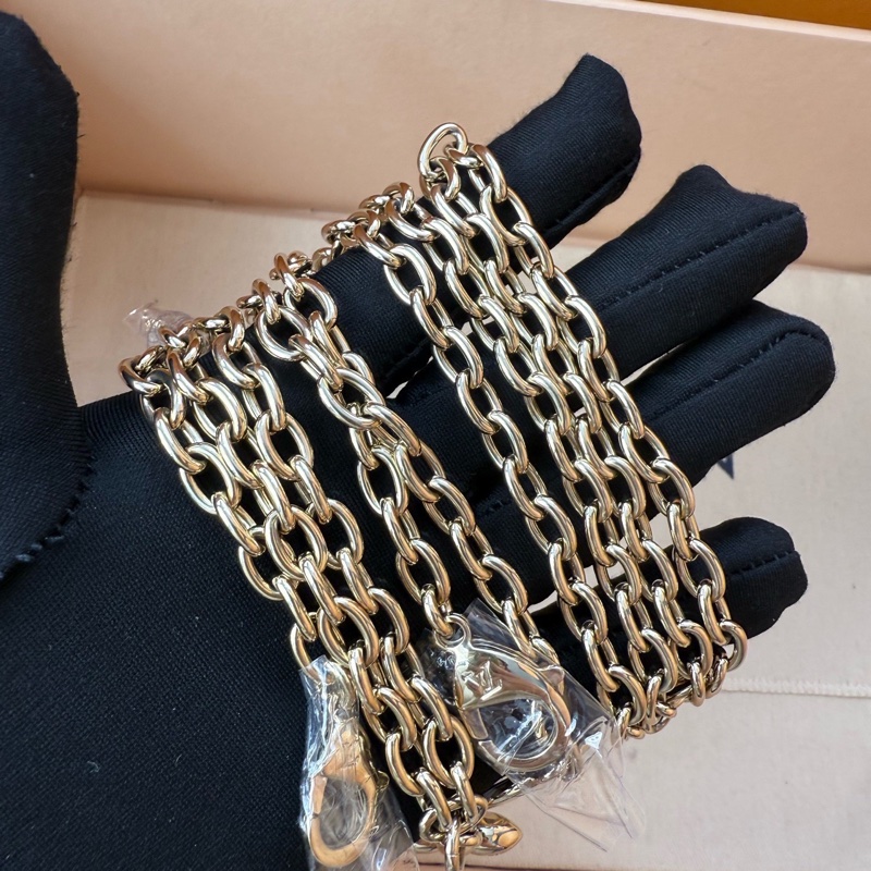 LV  Madeleine NANO 裝飾點綴可拆卸鏈條 手提包 女款 夢幻紫-8