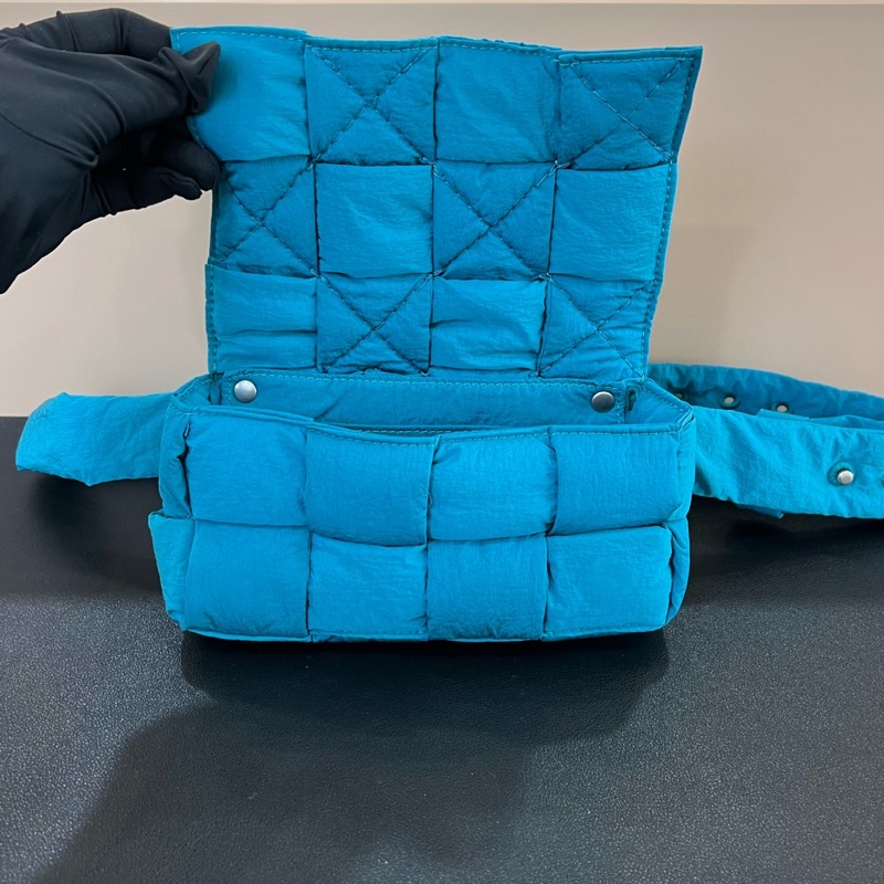 BV Padded Tech Cassette編織包bv手袋 bv cassette-1